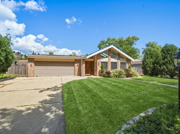3550 Tamarind Dr, Northbrook, IL 60062