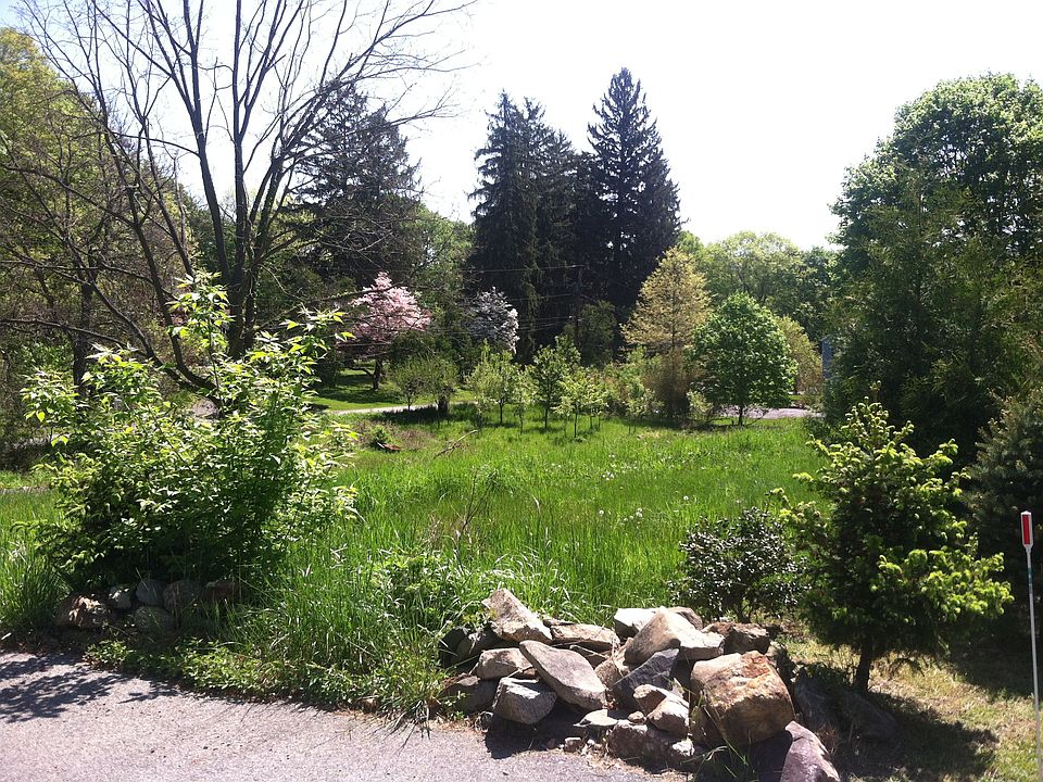 1st image of 6 Glen Ln #1