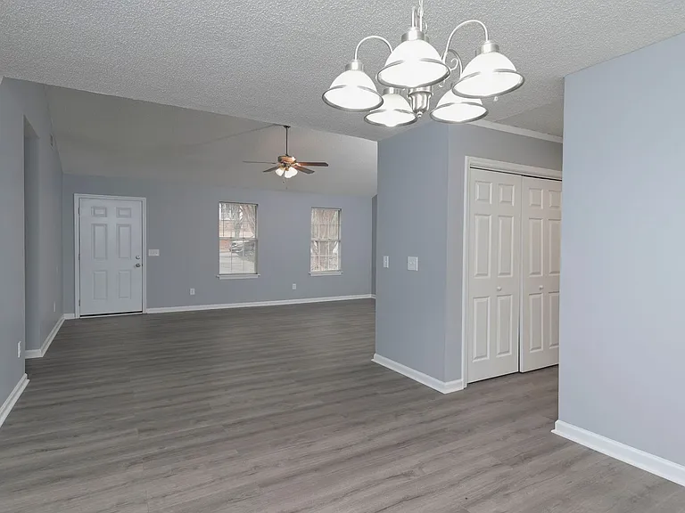 233 Braewick Rd — Photo 15
