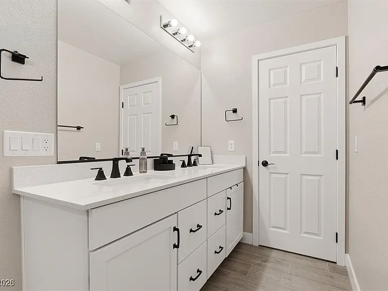 4536 Anspach St — Photo 15
