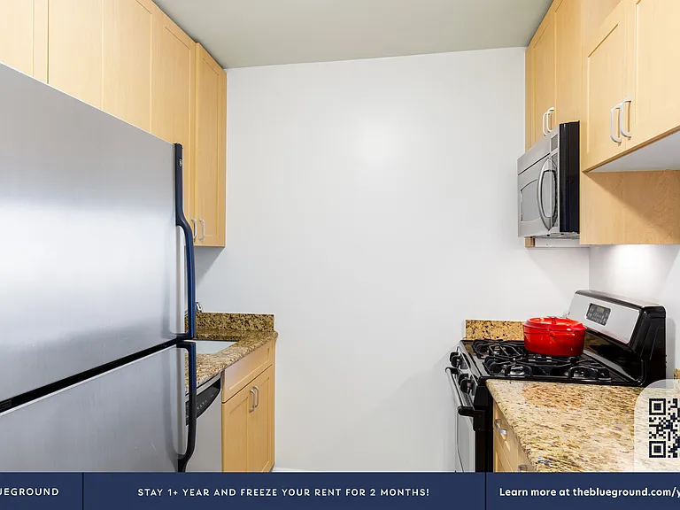 235 W 48th St #39C — Photo 6