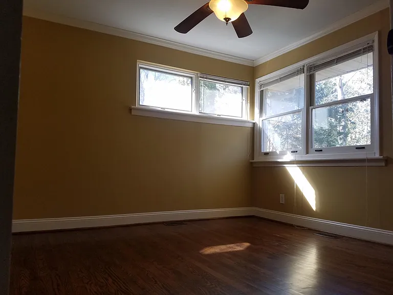 1301 Mockingbird Ln — Photo 12