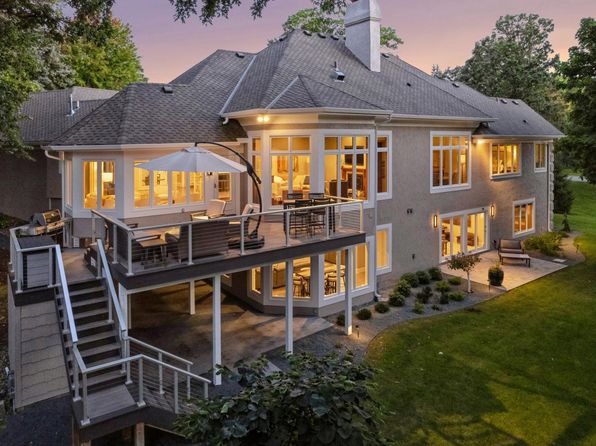 2454 Crowne Hill Rd, Minnetonka, MN 55305