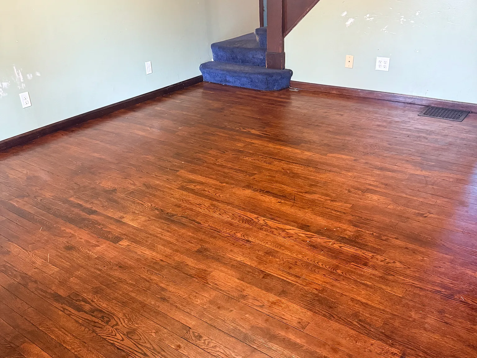 3 bed, 1400 sqft, $900 — Photo 1
