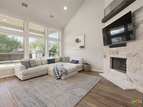 4th image of 1928 Lakeside Ranch Rd