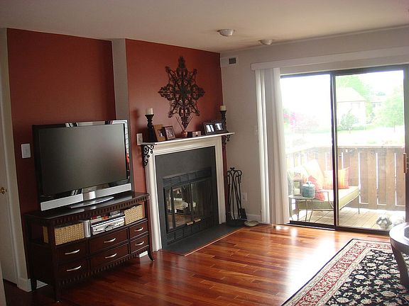 Living room/wood burning FP