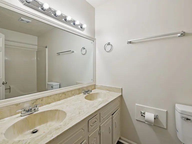 1421 Huntington Dr — Photo 15