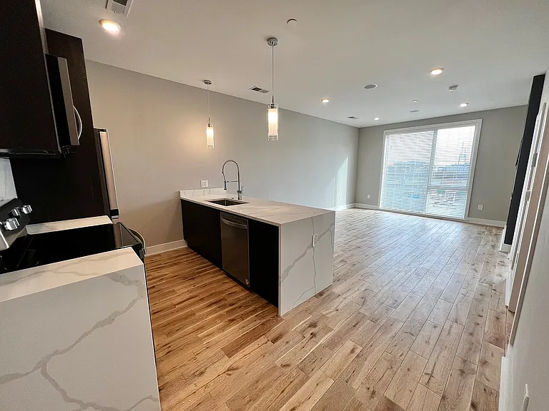 Veranda Apartments — Photo 41