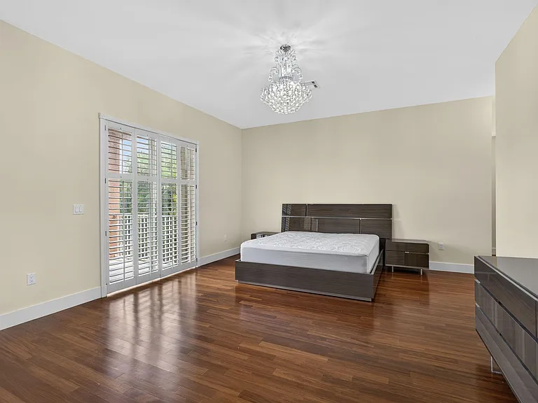 1724 Annandale Cir — Photo 41