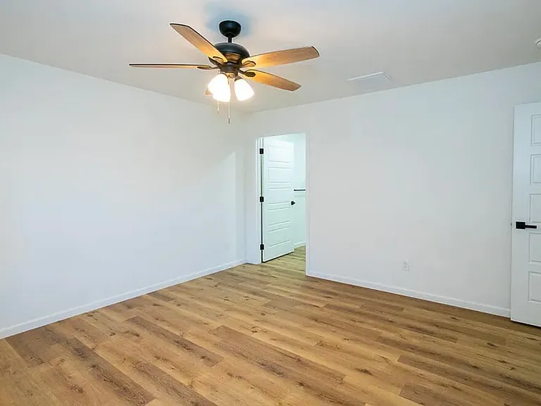 316-318 S Market St #2 — Photo 6