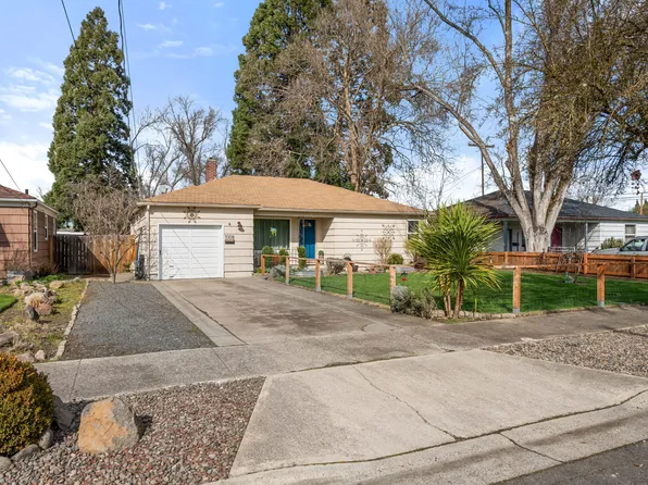1008 Mount Pitt Ave, Medford, OR 97501