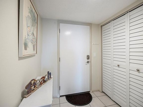 3rd image of 1610 Stickney Point Rd #1