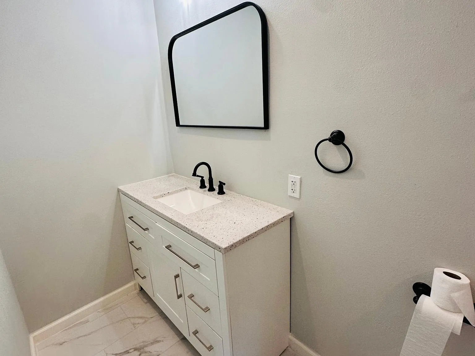 3 bed, 1690 sqft, $1,850 — Photo 1