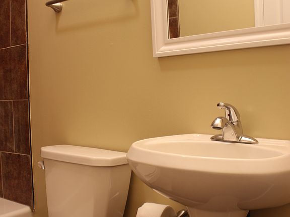 3rd image of 107 Burley Ave