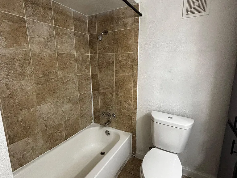 Maderas Apartments — Photo 9