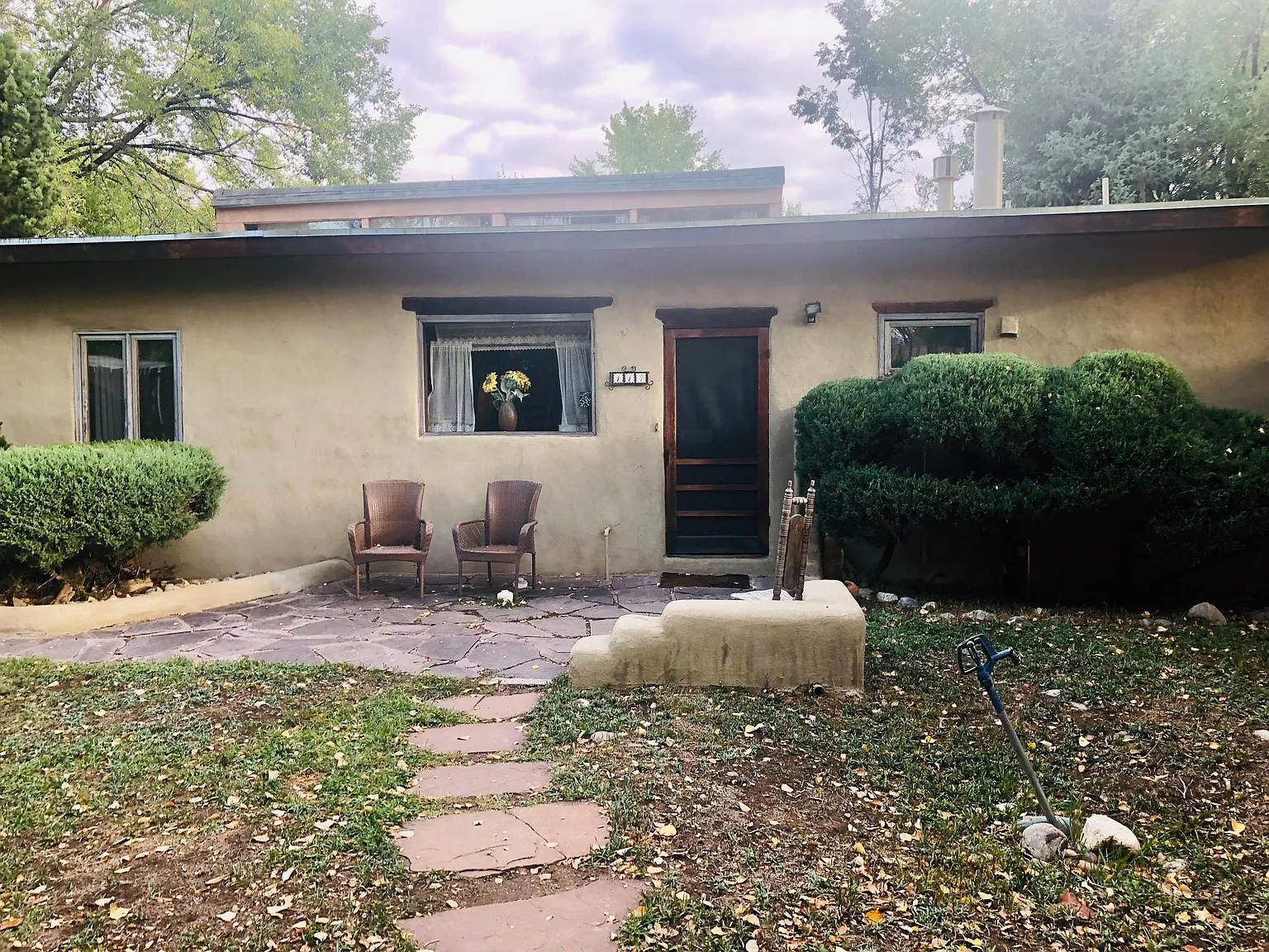 114 Upper Ranchitos Rd — Photo 1