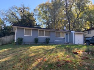 5709 N Woodland Point, Parkville, MO 64152