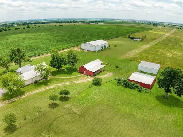 1005 E Buttercup Rd, Taylor, TX 76574