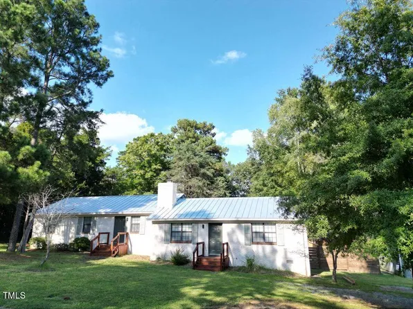 101 Forsyth Dr, Chapel Hill, NC 27517