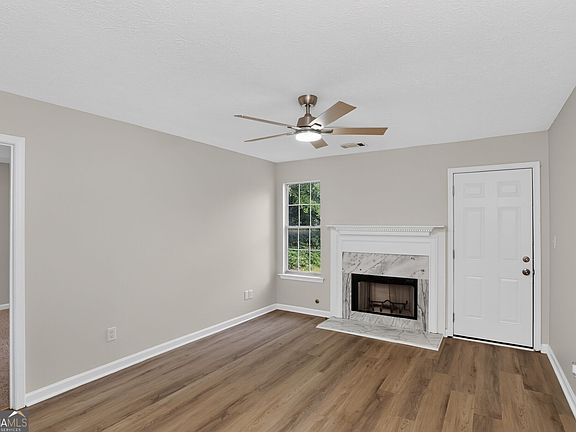 3rd image of 837 Shoals Ct