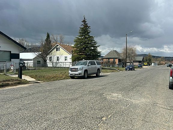 5th image of 1950 Yale Ave
