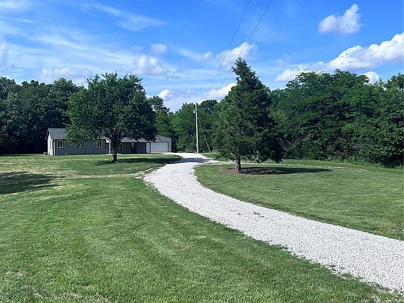 4th image of 137 McCormick Rd
