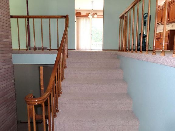 4th image of 111 Bottineau Ave NW