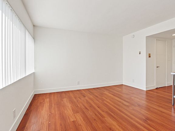 3rd image of 10548 Eastborne Ave APT 203