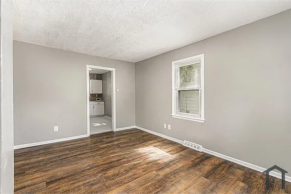 18565 Kenosha St — Photo 10