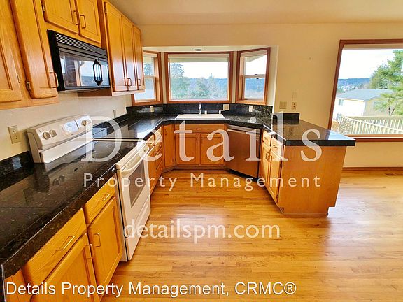 3rd image of 18519 11th Ave NE