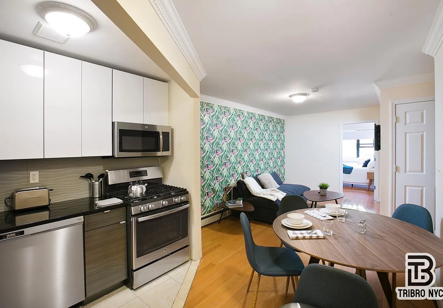 460 West 49th Street — Photo 4