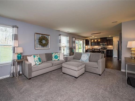 4th image of 103 Pinyon Ct