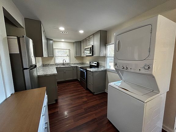 5th image of 1063 N Wilson St