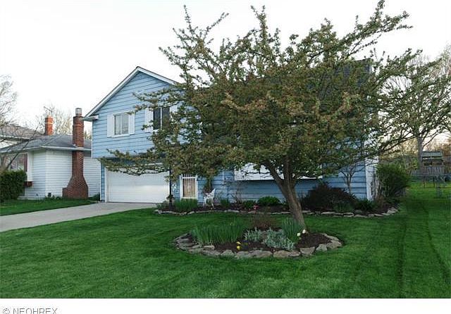 1st image of 230 E Overlook Dr