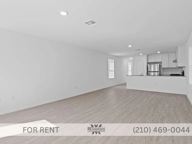 7602 Chancery Gate — Photo 6