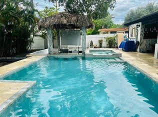 1611 N Douglas Rd, Hollywood, FL 33024