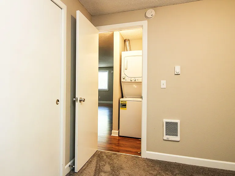 501 SE Davis St — Photo 14