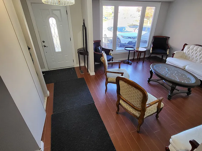 36 Cambridge Cres #MAIN — Photo 5