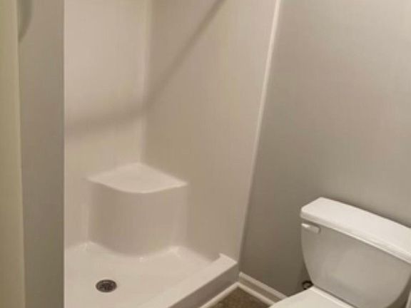 5th image of 4 Belle Meadow Ln