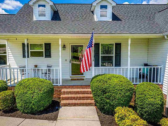 2nd image of 864 Windhaven Ct