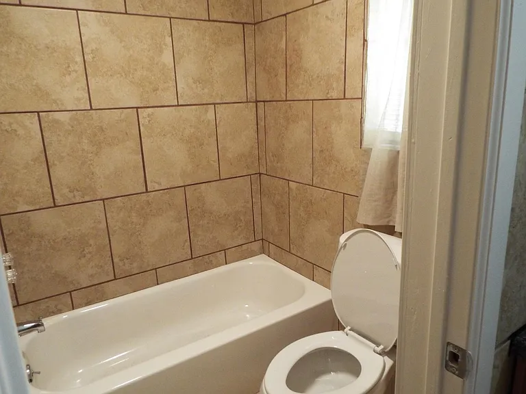 2519 Hicks Ave #2 — Photo 7
