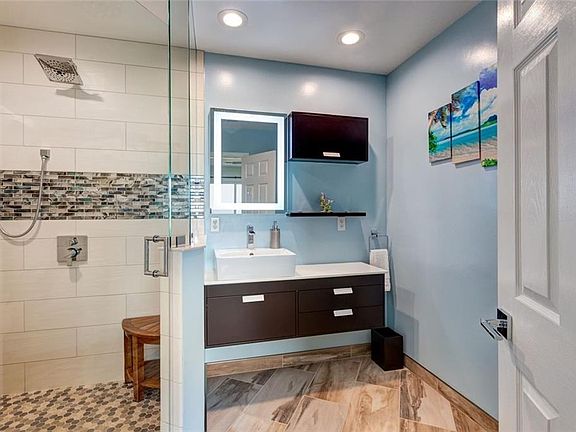 5th image of 665 2nd St Unit 2D