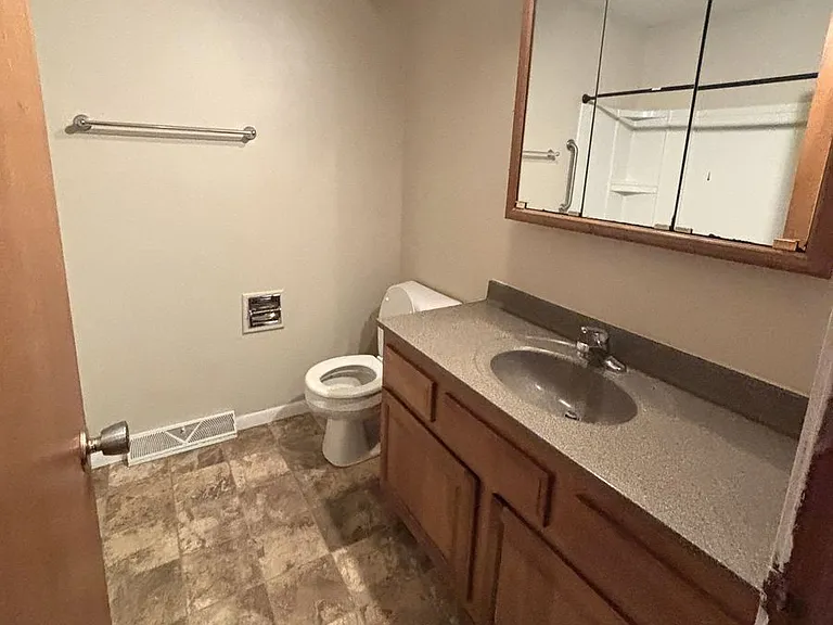 746 Olympic Dr — Photo 10