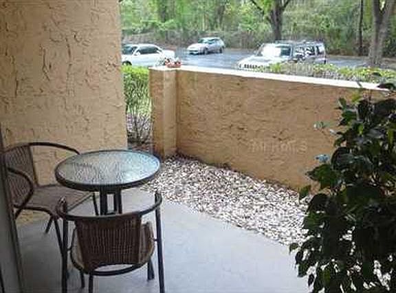 2nd image of 606 Kenwick Cir APT 105