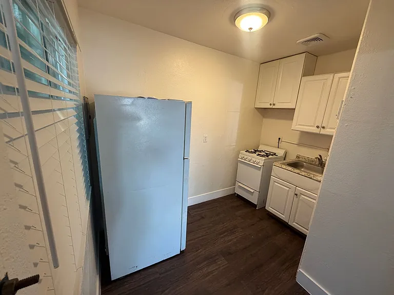 227 S Bonnie Brae St — Photo 3