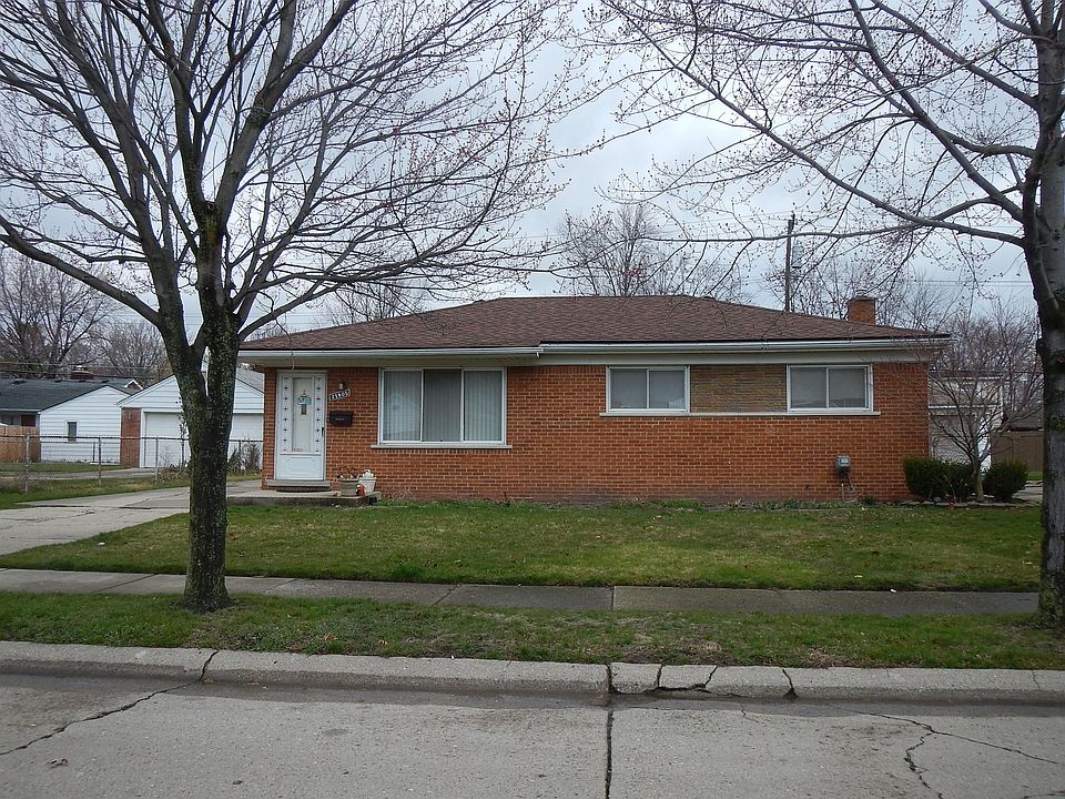 1st image of 21805 Stephens St