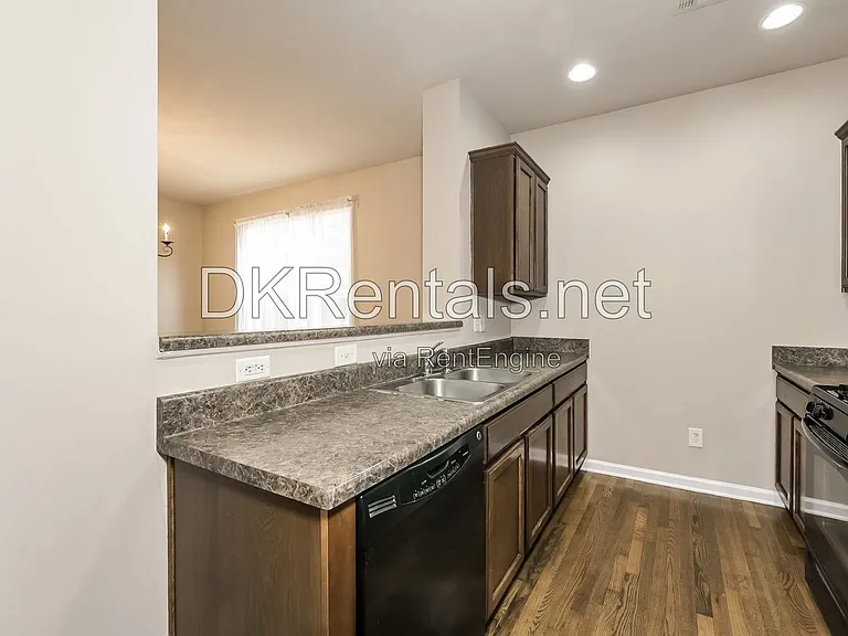 4102 Dahlgreen Way — Photo 6