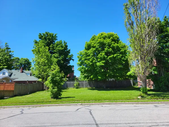 104 Anne St, Cobourg, ON K9A 1G4