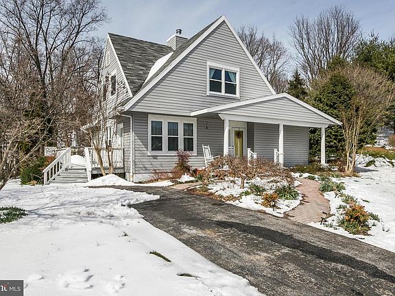 2nd image of 1892 Rockridge Ct