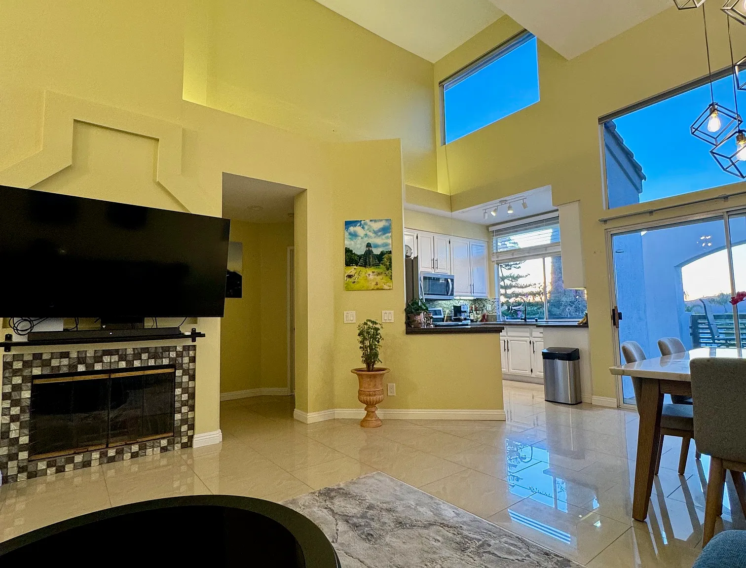 3 bed, 1278 sqft, $1,600 — Photo 2